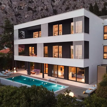 Seaview Flora - Heated Pool And Villa