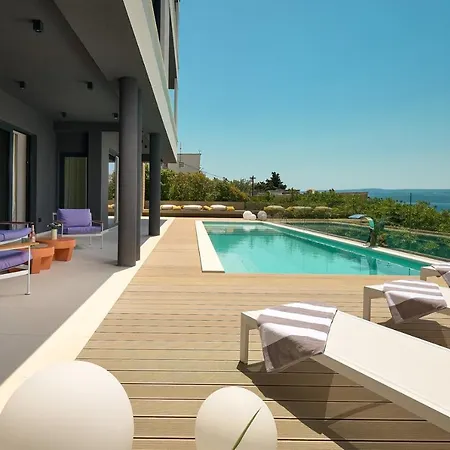 Seaview Flora - Heated Pool And